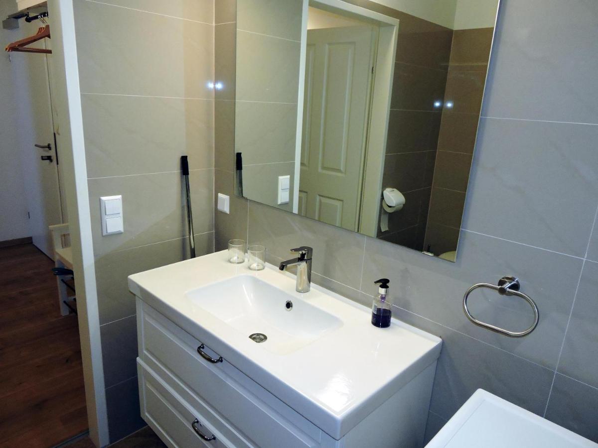 211 Amsterdam, Studio Apartment, 30M2 1-4 Pers Klagenfurt am Woerthersee ภายนอก รูปภาพ