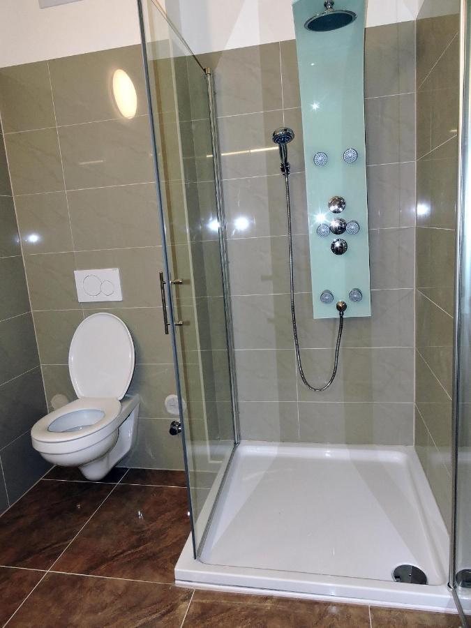 211 Amsterdam, Studio Apartment, 30M2 1-4 Pers Klagenfurt am Woerthersee ภายนอก รูปภาพ